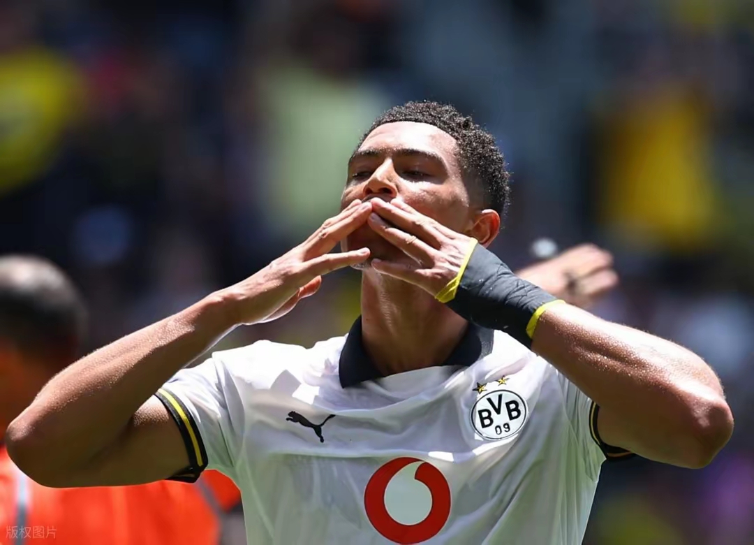 包含足总杯清晨走向成谜，多特蒙德再遭质疑，球迷炸锅，训练强度明显提升的词条