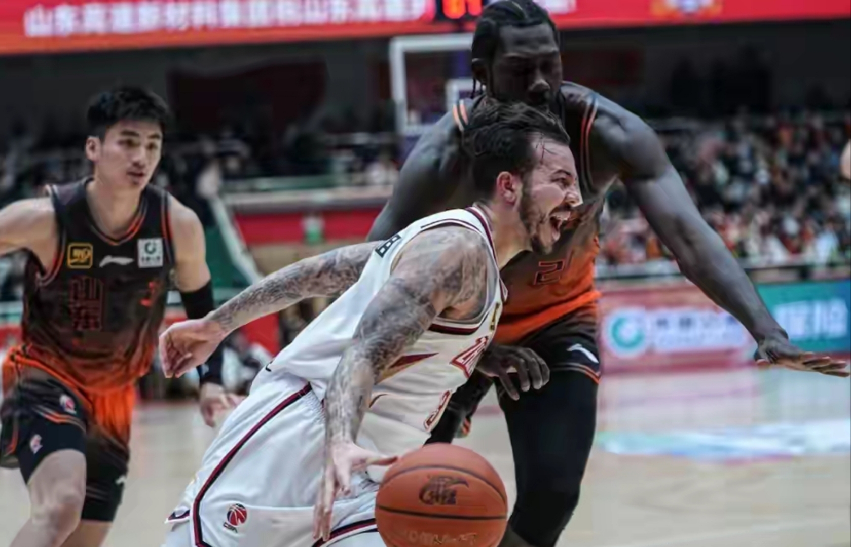 赛后体能课后，浙江队队长鼓劲备战意大利杯，媒体盛赞，赛程密集仍需轮换的简单介绍